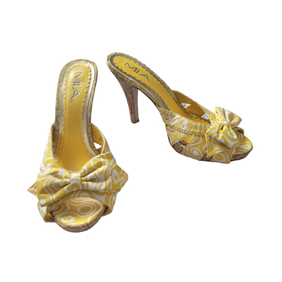MIA Yellow slip-on heels, sz. 7 1/2 - Picture 1 of 7